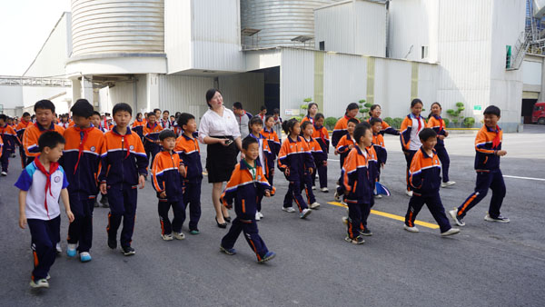 参观15vip太阳集团官网公司厂房现场.jpg